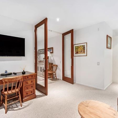 Pembroke Luxury Apartment Wanaka Esterno foto