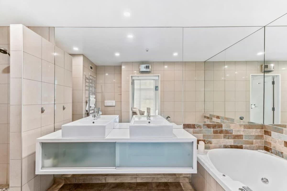 Pembroke Luxury Apartment Wanaka Esterno foto