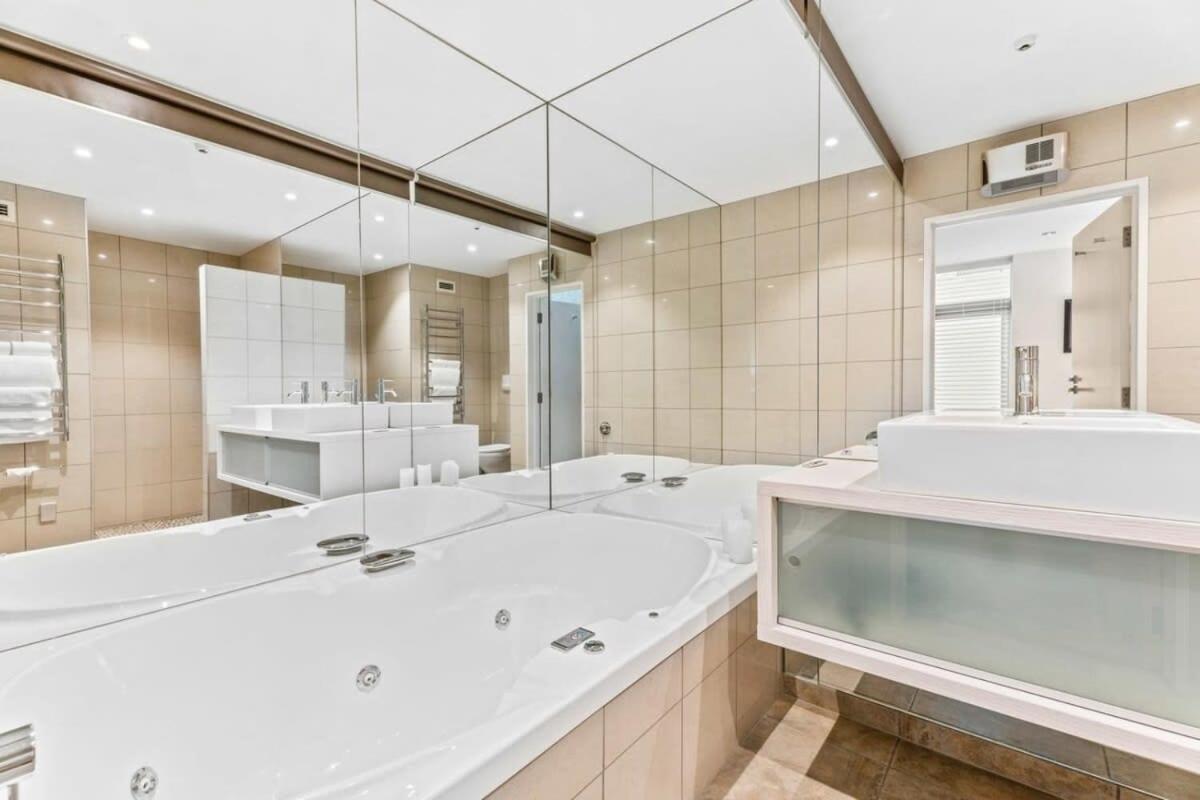 Pembroke Luxury Apartment Wanaka Esterno foto