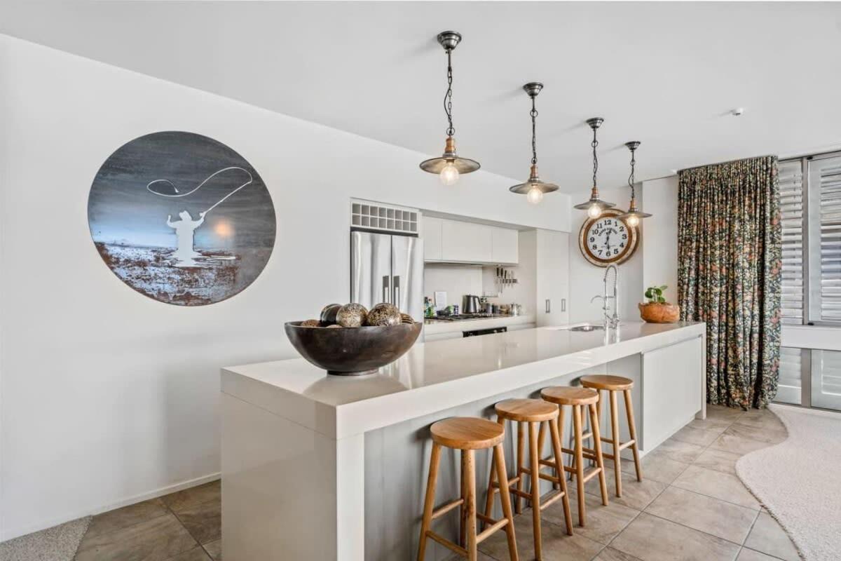 Pembroke Luxury Apartment Wanaka Esterno foto